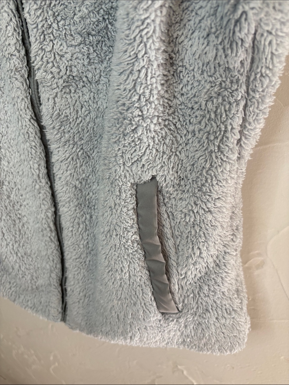 Patagonia Light Gray Fleece Vest with Logo - Picture 4 of 9